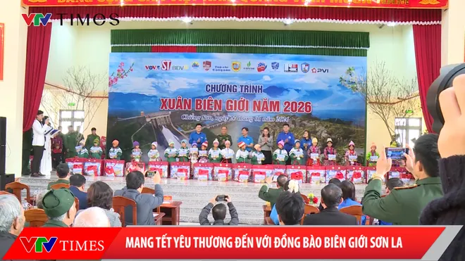 Mang Tết yêu thương đến đồng bào biên giới Sơn La - Ảnh 4.