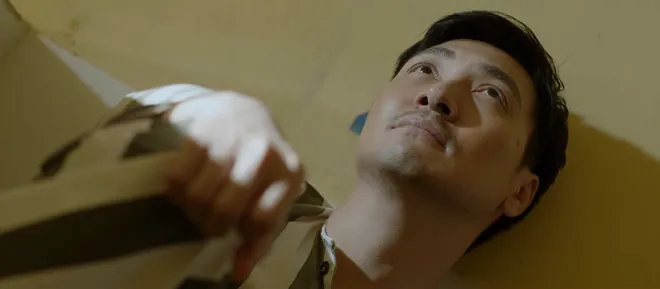 Lằn ranh - Tập cuối: C&aacute;i kết ấm &aacute;p t&igrave;nh người cho những linh hồn lạc lối - Ảnh 5.