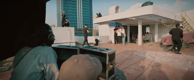 Đồng hồ đếm ngược - Tập 1: Th&agrave;nh "ngẫn" cứu ch&oacute; Coddy từ l&ograve; mổ, vận may bắt đầu đến- Ảnh 13.