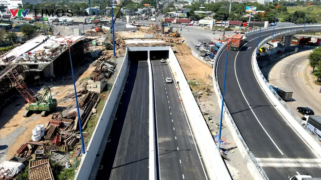 TP Hồ Ch&iacute; Minh: Th&ocirc;ng xe hầm chui An Ph&uacute;, giảm &ugrave;n tắc cửa ng&otilde; ph&iacute;a đ&ocirc;ng- Ảnh 2.