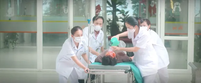 Đồng hồ đếm ngược - Tập 4: Th&agrave;nh c&oacute; si&ecirc;u năng lực sau khi tự tử bất th&agrave;nh- Ảnh 2.