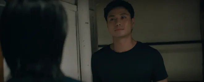 Đồng hồ đếm ngược: C&ocirc; h&agrave;ng x&oacute;m b&iacute; ẩn v&agrave; tr&ograve; nghịch dại của Th&agrave;nh trong qu&aacute; khứ - Ảnh 2.