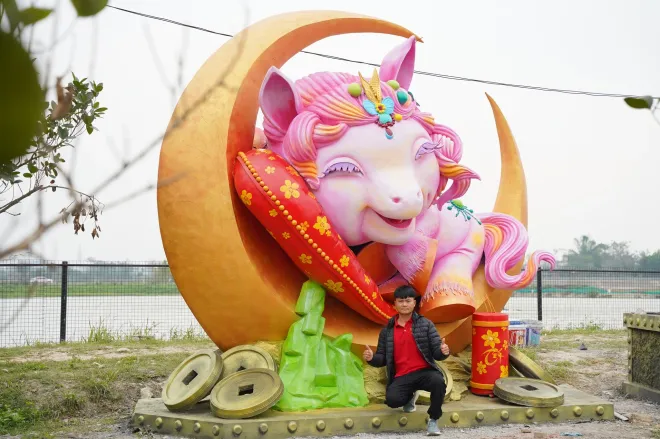 Rộn r&agrave;ng linh vật ngựa B&iacute;nh Ngọ 2026 tr&ecirc;n khắp mọi miền Tổ quốc - Ảnh 15.