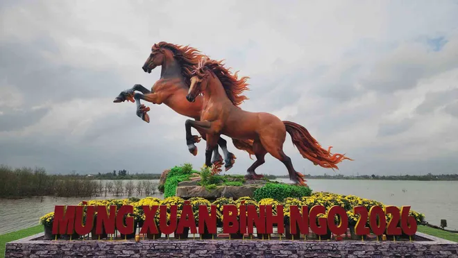 Rộn r&agrave;ng linh vật ngựa B&iacute;nh Ngọ 2026 tr&ecirc;n khắp mọi miền Tổ quốc - Ảnh 16.