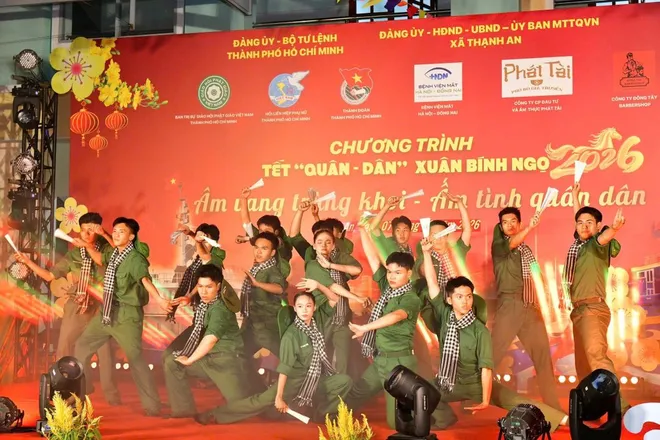 Ấm &aacute;p Tết Qu&acirc;n D&acirc;n tại x&atilde; đảo Thạnh An - Ảnh 11.