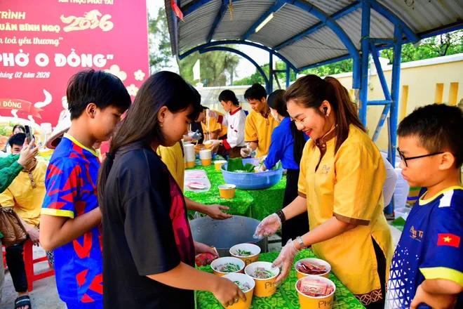 Ấm &aacute;p Tết Qu&acirc;n D&acirc;n tại x&atilde; đảo Thạnh An - Ảnh 5.