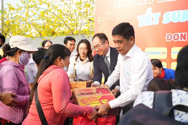Tuổi trẻ TP Hồ Ch&iacute; Minh tổ chức nhiều hoạt động chăm lo Tết cho cộng đồng - Ảnh 19.