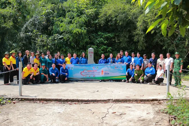 Tuổi trẻ TP Hồ Ch&iacute; Minh tổ chức nhiều hoạt động chăm lo Tết cho cộng đồng - Ảnh 4.