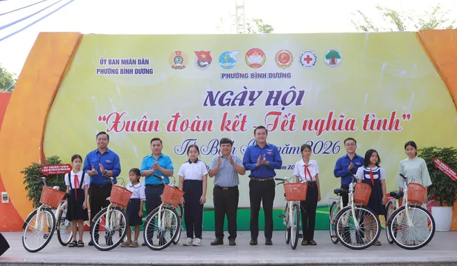 Tuổi trẻ TP Hồ Ch&iacute; Minh tổ chức nhiều hoạt động chăm lo Tết cho cộng đồng - Ảnh 1.