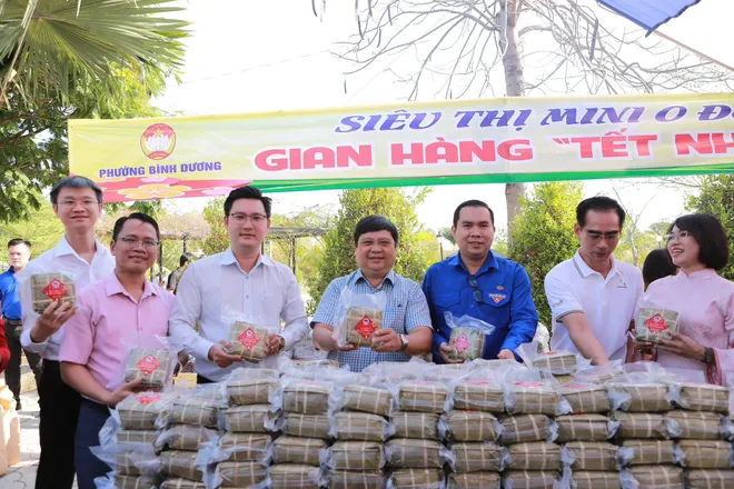 Tuổi trẻ TP Hồ Ch&iacute; Minh tổ chức nhiều hoạt động chăm lo Tết cho cộng đồng - Ảnh 2.