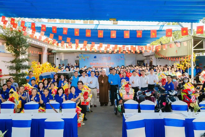 Tuổi trẻ TP Hồ Ch&iacute; Minh tổ chức nhiều hoạt động chăm lo Tết cho cộng đồng - Ảnh 14.
