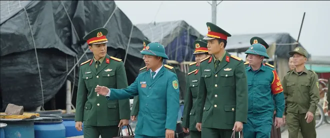 Kh&ocirc;ng giới hạn - Tập 8: Lợi chi&ecirc;u mộ nh&oacute;m du c&ocirc;n v&agrave;o đội d&acirc;n qu&acirc;n tự vệ - Ảnh 9.