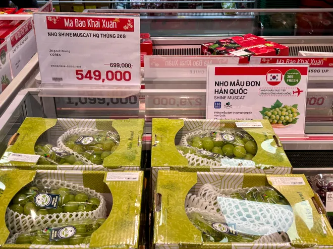 Người ti&ecirc;u d&ugrave;ng đổ x&ocirc; mua sắm ng&agrave;y cận Tết- Ảnh 11.