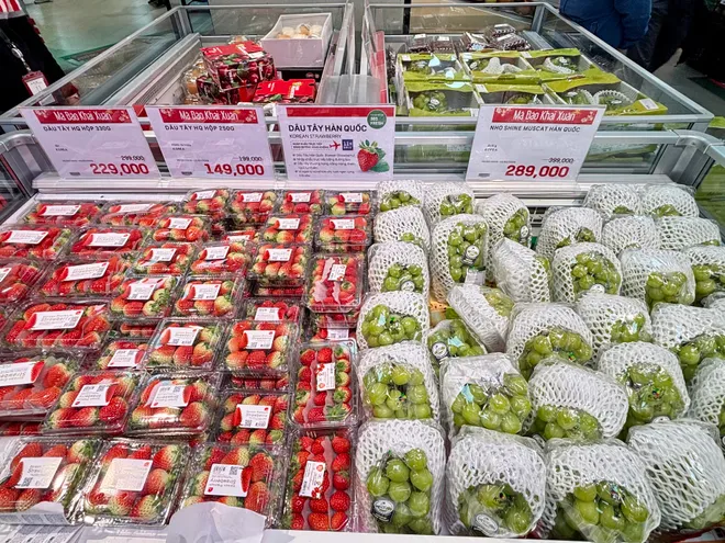 Người ti&ecirc;u d&ugrave;ng đổ x&ocirc; mua sắm ng&agrave;y cận Tết- Ảnh 12.