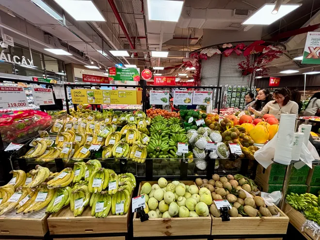 Người ti&ecirc;u d&ugrave;ng đổ x&ocirc; mua sắm ng&agrave;y cận Tết- Ảnh 10.