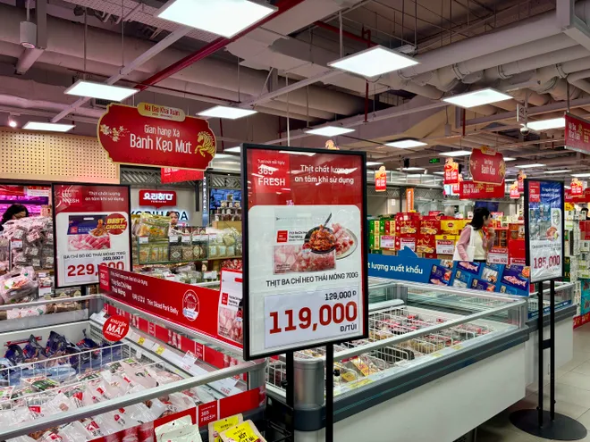 Người ti&ecirc;u d&ugrave;ng đổ x&ocirc; mua sắm ng&agrave;y cận Tết- Ảnh 18.