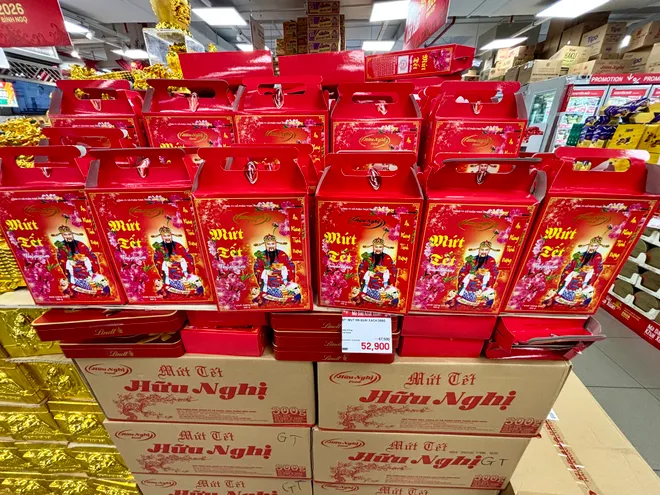 Người ti&ecirc;u d&ugrave;ng đổ x&ocirc; mua sắm ng&agrave;y cận Tết- Ảnh 3.