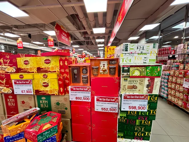 Người ti&ecirc;u d&ugrave;ng đổ x&ocirc; mua sắm ng&agrave;y cận Tết- Ảnh 6.