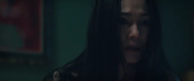 Đồng hồ đếm ngược - Tập 6: Gặp "thầy Lương 3 mắt", b&agrave; Tuyết tin m&igrave;nh bị oan hồn của chồng "&aacute;m"- Ảnh 4.