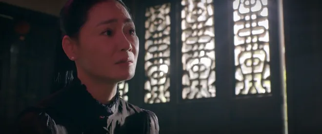 Đồng hồ đếm ngược - Tập 6: Gặp "thầy Lương 3 mắt", b&agrave; Tuyết tin m&igrave;nh bị oan hồn của chồng "&aacute;m"- Ảnh 6.