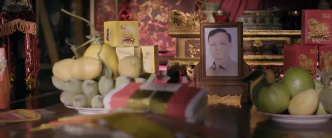 Đồng hồ đếm ngược - Tập 6: Gặp "thầy Lương 3 mắt", b&agrave; Tuyết tin m&igrave;nh bị oan hồn của chồng "&aacute;m"- Ảnh 11.