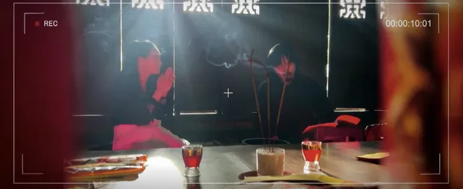 Đồng hồ đếm ngược - Tập 6: Gặp "thầy Lương 3 mắt", b&agrave; Tuyết tin m&igrave;nh bị oan hồn của chồng "&aacute;m"- Ảnh 15.