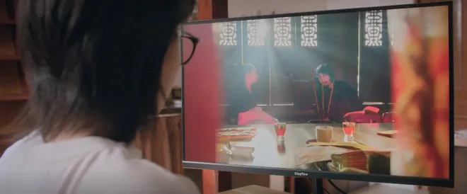 Đồng hồ đếm ngược - Tập 6: Gặp "thầy Lương 3 mắt", b&agrave; Tuyết tin m&igrave;nh bị oan hồn của chồng "&aacute;m"- Ảnh 14.