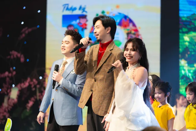 Gala Cặp l&aacute; y&ecirc;u thương 2026: &ldquo;Thập kỷ gieo mầm xanh&rdquo; v&agrave; 10 năm "Trao cơ hội đi học - Cho cơ hội đổi đời"- Ảnh 6.