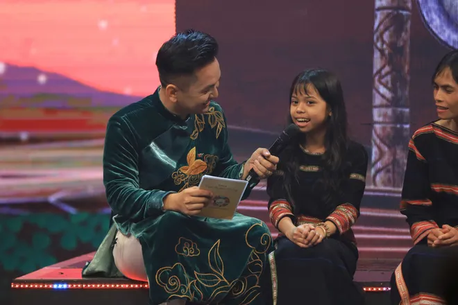 Gala Cặp l&aacute; y&ecirc;u thương 2026: &ldquo;Thập kỷ gieo mầm xanh&rdquo; v&agrave; 10 năm "Trao cơ hội đi học - Cho cơ hội đổi đời"- Ảnh 2.