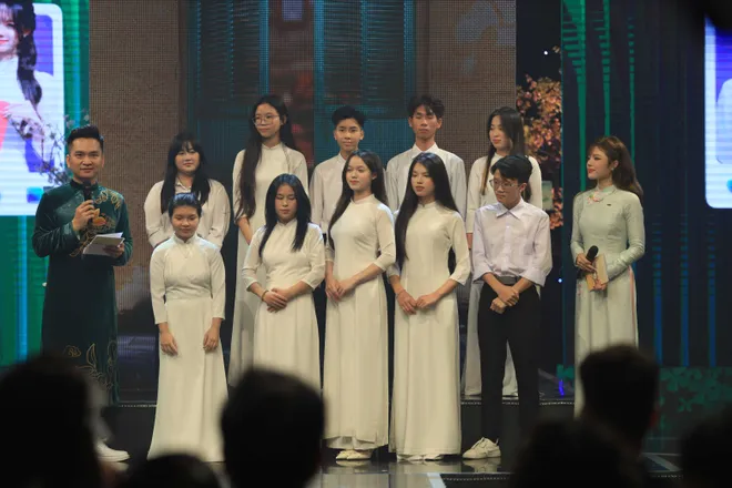 Gala Cặp l&aacute; y&ecirc;u thương 2026: &ldquo;Thập kỷ gieo mầm xanh&rdquo; v&agrave; 10 năm "Trao cơ hội đi học - Cho cơ hội đổi đời"- Ảnh 16.