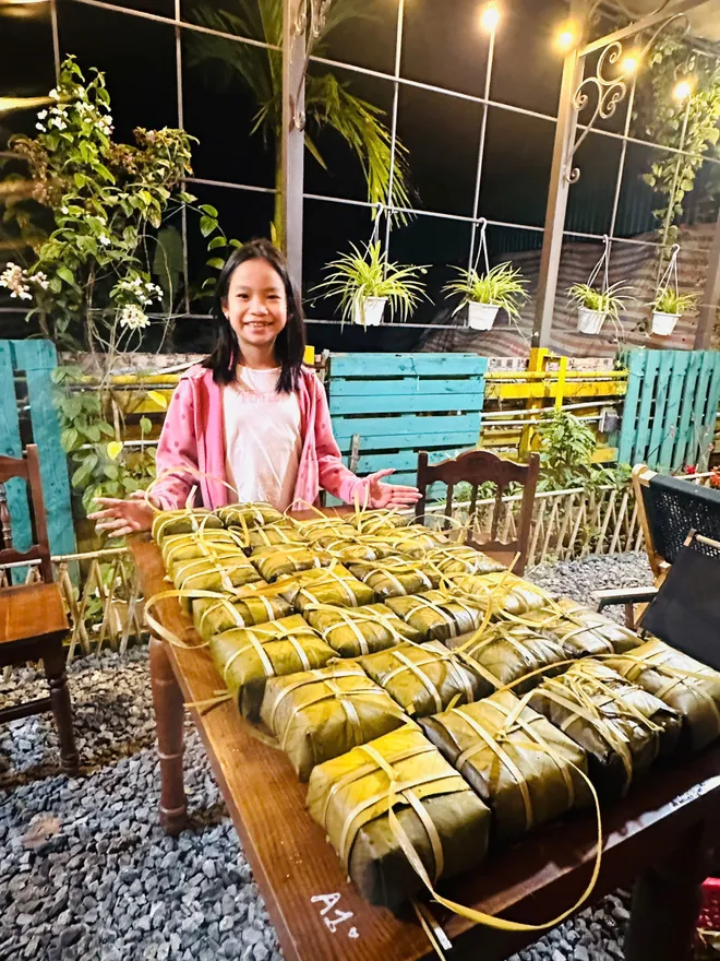 Giữ một nhịp chậm giữa Tết hối hả: Chuyện b&ecirc;n bếp b&aacute;nh chưng  - Ảnh 12.