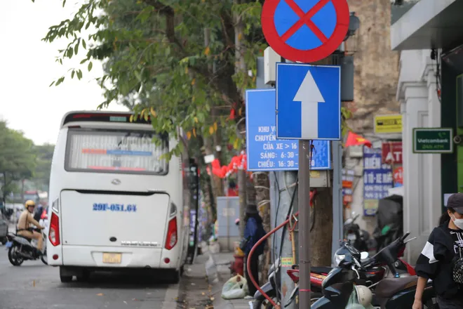 H&agrave; Nội: Duy tr&igrave; TTKS xử l&yacute; nghi&ecirc;m vi phạm dịp cận Tết, giao th&ocirc;ng trung t&acirc;m v&agrave; cửa ng&otilde; th&ocirc;ng tho&aacute;ng, ổn định - Ảnh 5.