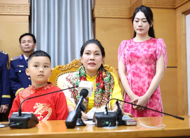 Cảnh s&aacute;t biển Việt Nam: Ăn Tết giữa tr&ugrave;ng khơi, giữ b&igrave;nh y&ecirc;n cho đất liền - Ảnh 8.