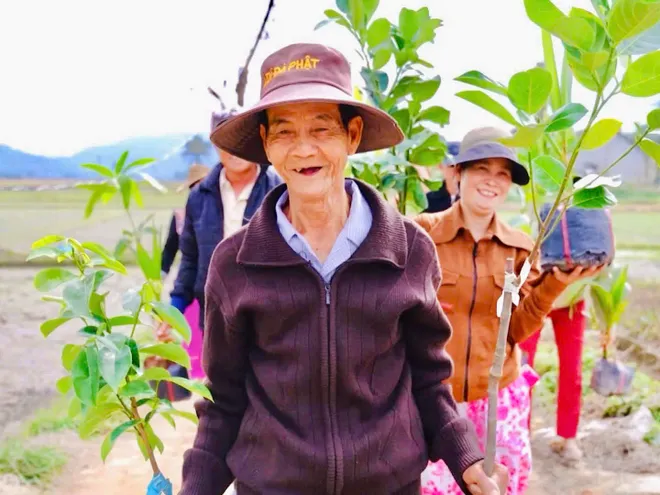 Chuyến xe tử tế th&aacute;ng 2 gieo mầm hy vọng tr&ecirc;n những m&aacute;i nh&agrave; hồi sinh ở Đắk Lắk - Ảnh 6.