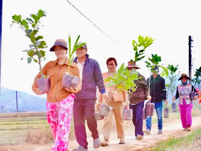 Chuyến xe tử tế th&aacute;ng 2 gieo mầm hy vọng tr&ecirc;n những m&aacute;i nh&agrave; hồi sinh ở Đắk Lắk - Ảnh 7.