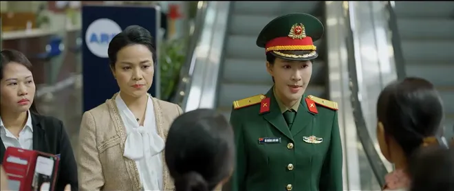 Không giới hạn - Tập 13: Khải Phong bất ngờ giúp Lam Anh khỏi tình huống nguy hiểm - Ảnh 3.