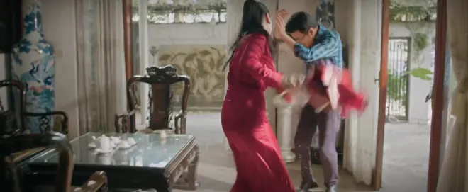 Đồng hồ đếm ngược - Tập 7: "Hồng h&agrave;i nhi" bắt c&oacute;c con g&aacute;i, tống tiền v&agrave; đ&acirc;m một nh&aacute;t dao ch&iacute; mạng b&agrave; Tuyết- Ảnh 6.