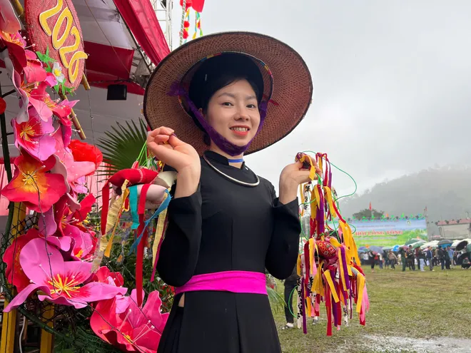 Về Thủ đ&ocirc; Gi&oacute; ng&agrave;n, n&aacute;o nức trẩy hội Lồng Tồng x&atilde; Ph&uacute; Đ&igrave;nh - Ảnh 5.