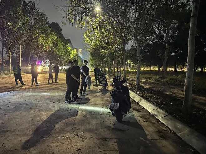 Giả danh Công an cưỡng đoạt tiền, 3 đối tượng bị bắt trong đêm- Ảnh 2. Giả danh Công an cưỡng đoạt tiền, 3 đối tượng bị bắt trong đêm- Ảnh 2.