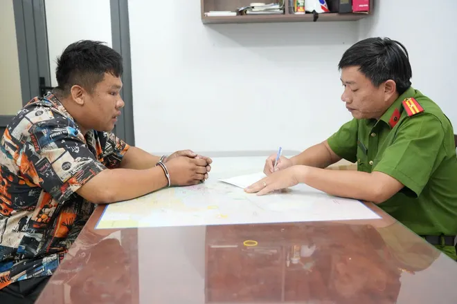 TP Hồ Chí Minh: Triệt xóa nhiều điểm cờ bạc quy mô lớn trong cao điểm Tết Nguyên đán- Ảnh 2. TP Hồ Chí Minh: Triệt xóa nhiều điểm cờ bạc quy mô lớn trong cao điểm Tết Nguyên đán- Ảnh 2.