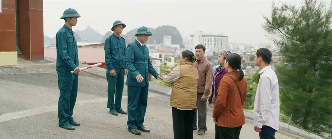 Kh&ocirc;ng giới hạn - Tập 16: Ph&uacute;c từ chối sự gi&uacute;p đỡ từ anh em, người d&acirc;n g&acirc;y rối v&igrave; bị mất hết tiền- Ảnh 12.