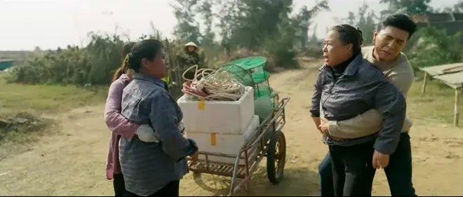 Kh&ocirc;ng giới hạn - Tập 16: Ph&uacute;c từ chối sự gi&uacute;p đỡ từ anh em, người d&acirc;n g&acirc;y rối v&igrave; bị mất hết tiền- Ảnh 14.