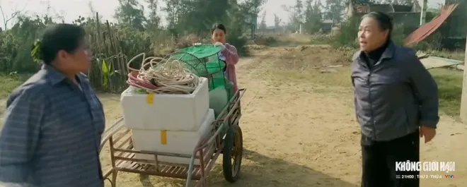 Không giới hạn - Tập 16: Bị cấm chơi với Phúc nhưng Lợi vẫn góp tiền giúp đỡ gia đình đồng đội - Ảnh 6.