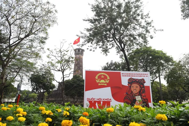 Hà Nội rực rỡ cờ hoa chào mừng bầu cử Quốc hội khóa XVI và Hội đồng nhân dân nhiệm kỳ 2026 - 2031 - Ảnh 4.