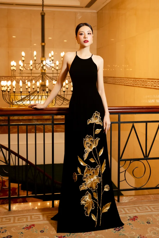 Lễ hội áo dài TP HCM 2026: Hoa hậu Tô Diệp Hà khoác lên mình cả chợ Bến Thành trong buổi công bố- Ảnh 2. Lễ hội áo dài TP HCM 2026: Hoa hậu Tô Diệp Hà khoác lên mình cả chợ Bến Thành trong buổi công bố- Ảnh 2.