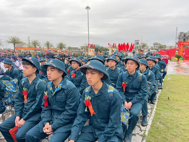 Quảng Ninh: Hơn 2.300 thanh ni&ecirc;n V&ugrave;ng mỏ hăng h&aacute;i l&ecirc;n đường nhập ngũ năm 2026 - Ảnh 5.
