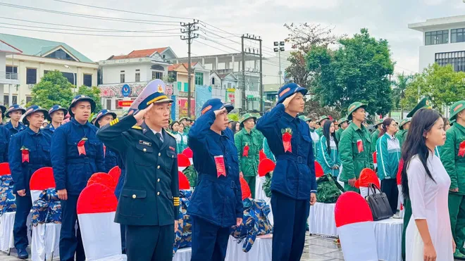 Quảng Ninh: Hơn 2.300 thanh ni&ecirc;n V&ugrave;ng mỏ hăng h&aacute;i l&ecirc;n đường nhập ngũ năm 2026 - Ảnh 3.