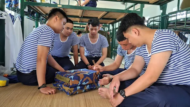 V&ugrave;ng 3 Hải qu&acirc;n: Trang trọng, chu đ&aacute;o tiếp nhận chiến sĩ mới năm 2026 - Ảnh 1.