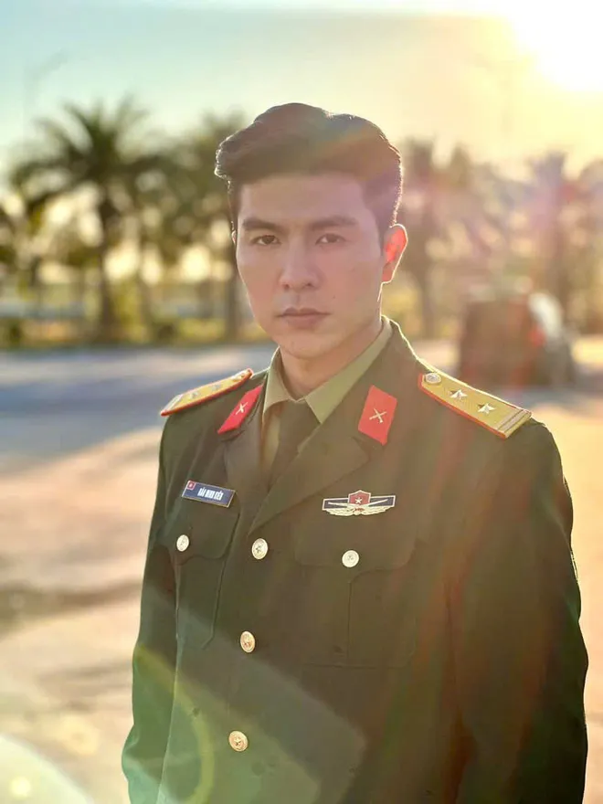 Điểm tin sao Việt: Quỳnh Kool khoe ảnh hậu trường 'Bước ch&acirc;n v&agrave;o đời' - Ảnh 3.