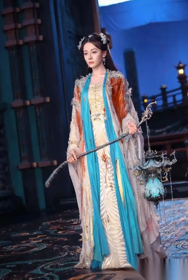 Địch Lệ Nhiệt Ba trở lại với phim cổ trang- Ảnh 3.